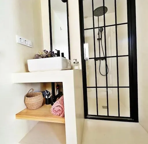 Luxurious With Pool *