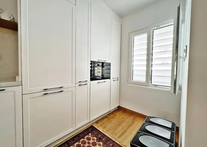 Luxurious With Pool *