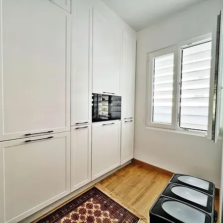 Luxurious With Pool *