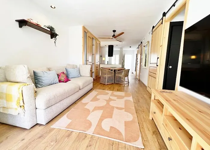 Luxurious With Pool *