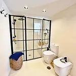 شقة Luxurious With Pool