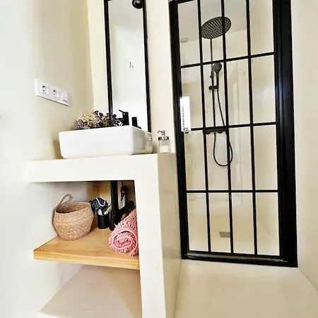 Luxurious With Pool *