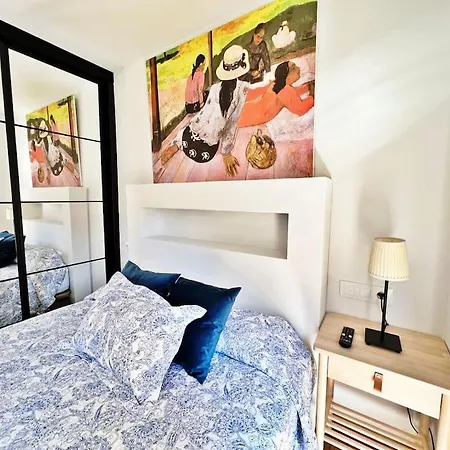 Luxurious With Pool Apartment *