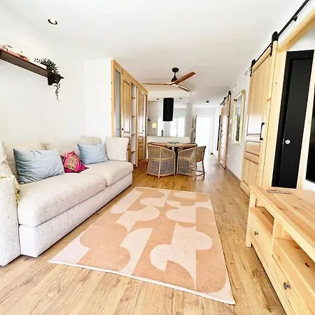 Luxurious With Pool *